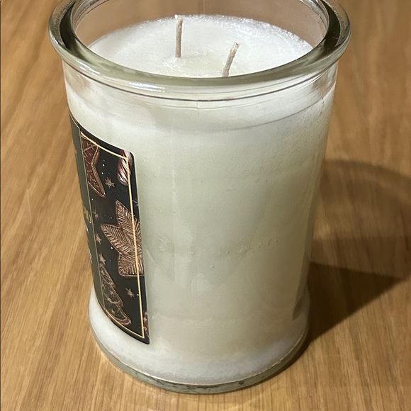 Tuscany Candle Iced Gingerbread Scented Candle Limited Edition - Picture 4 of 16